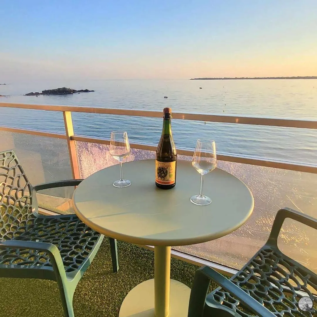 - L'Iroizh - Concarneau - Vue Mer Panoramique - Studio Standing Plage Des Sables Blancs - Parking - Draps & Serviettes Inclus - Near Thalassotherapy - Wifi - 0*,  فرنسا